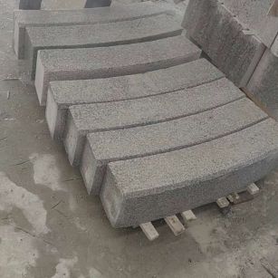 银川芝麻白弧形路牙石