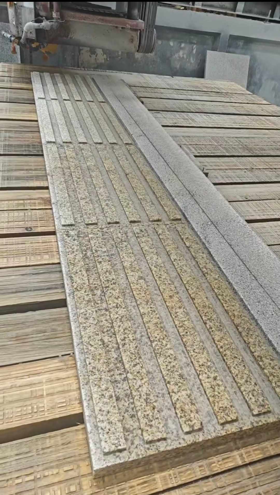 银川黄金麻盲道石 盲条