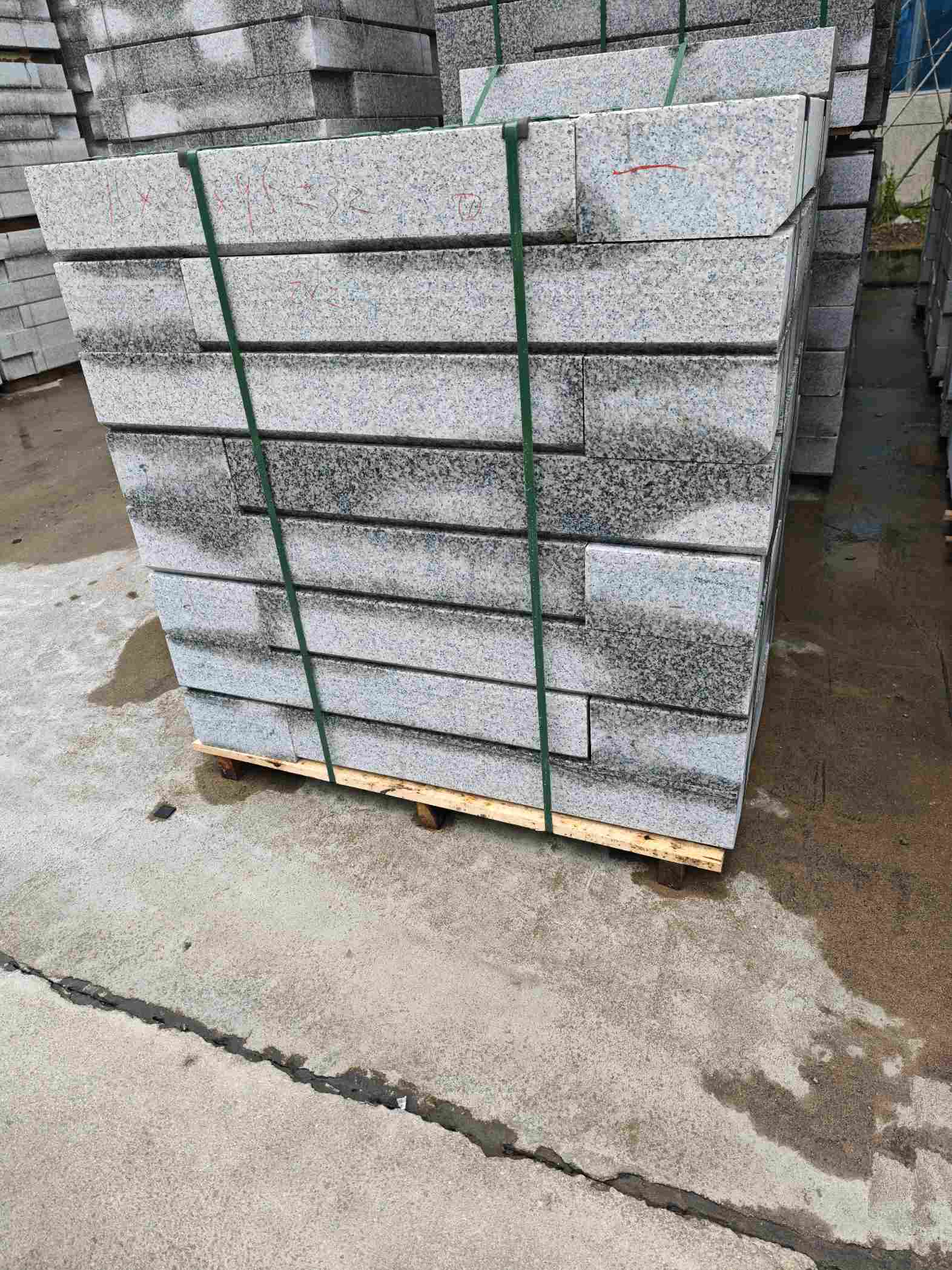 银川芙蓉白路牙石，马路牙子