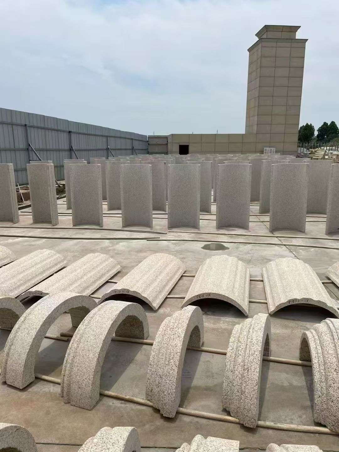 银川黄金麻别墅柱皮 异形 线条定制